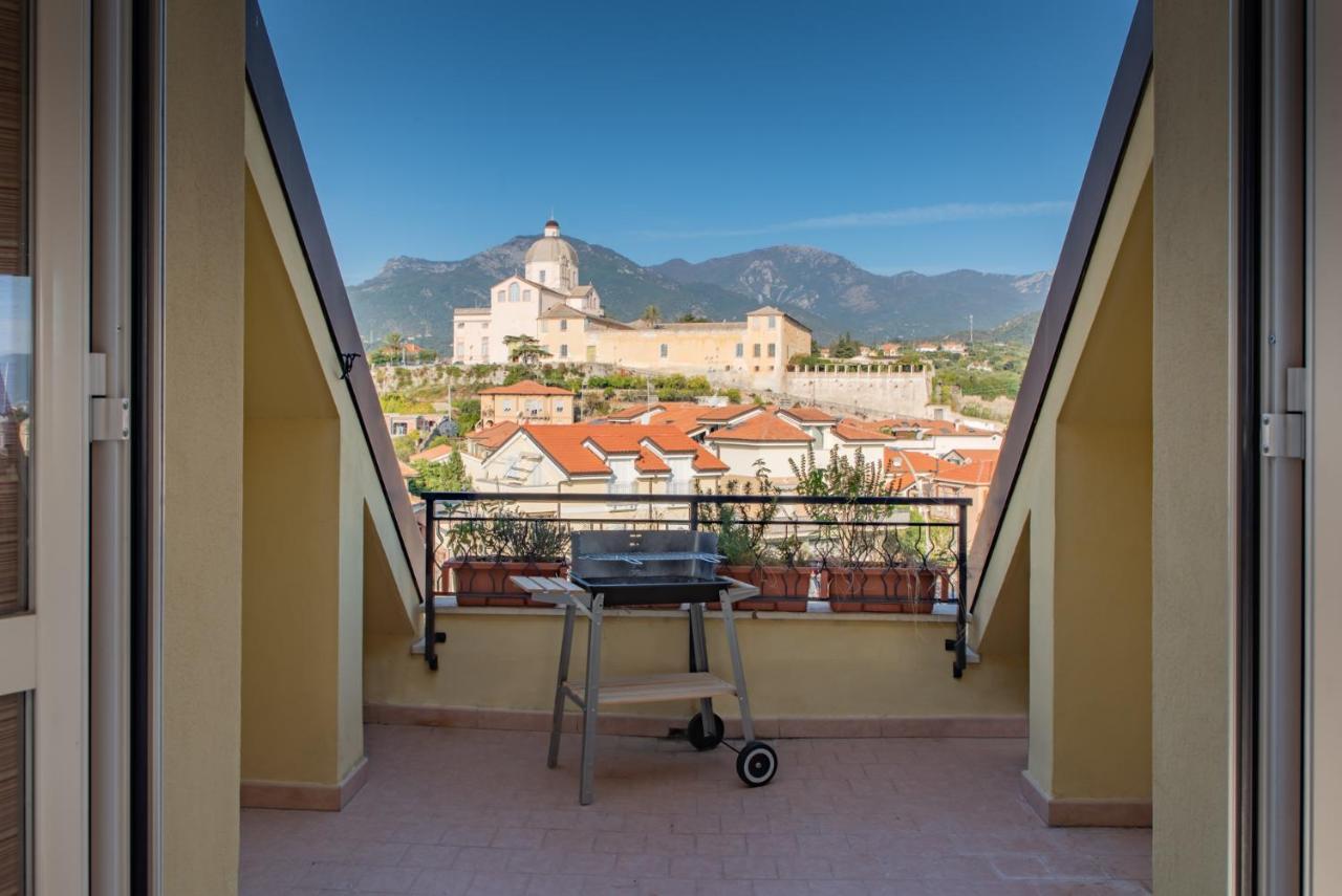 Rivierarent Attico Vista Porto Di Loano Apartment Екстериор снимка